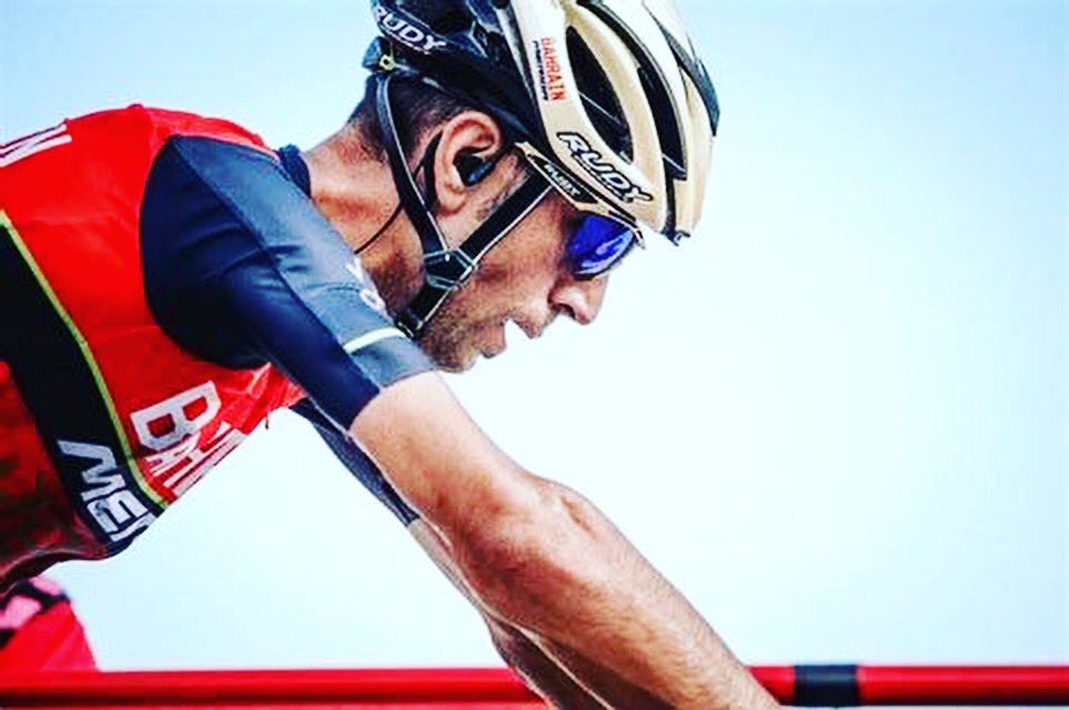 Today @vincenzonibali will try to win the @LiegeBastogneL 💪🏻😎 Good luck Squalo! 

#cycling #nibali #vincenzonibali #squalodellostretto #bahrainmerida🇧🇭 #Merida #sportful #rudyproject #liegebastogneliege #kmzero #followme #sundaymorning #goodmorning #picoftheday #picture