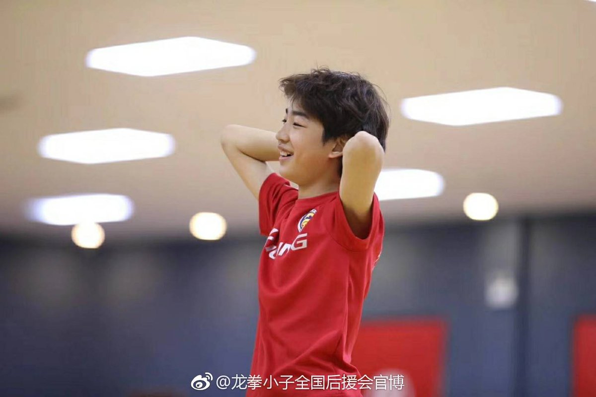 Linqiunan3's tweet photo. #龙拳小子# 

你们的笑，暖暖的[爱你]

早安❤ https://t.co/pGYV5rfE1C