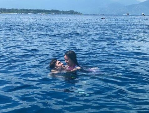 wilverlovers12's tweet photo. H+3 ! happy holiday in Lombok https://t.co/BXXSob5dvV
