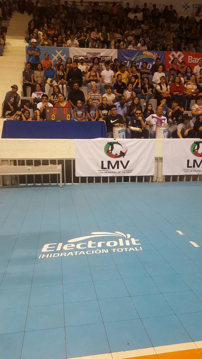 TapatiasVB's tweet photo. Otro triunfo mas para el equipo en 3 sets contra #cafetaleravb
En casa somos invencibles y todos ya lo saben.
Tenemos a la mejor #PorraTapatias de toda la #LMV2018 y contamos con la mejor afición.
@Electrolit @comudegdl @PegaduroMedia @BaxuVolleyball @SMG_GALAN https://t.co/aRTv9M1Ygk