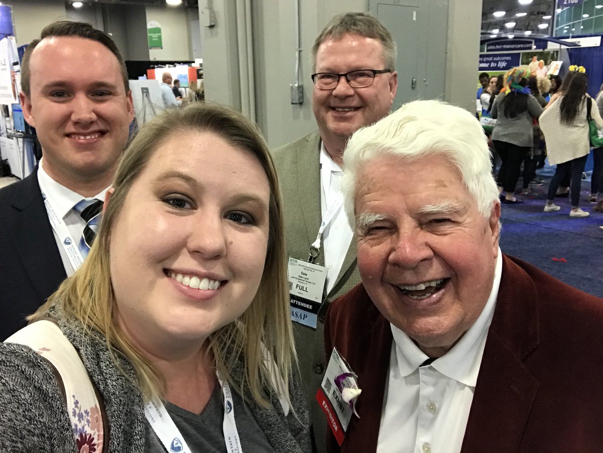 jessica_k_lynn's tweet photo. #SelfieWithFred #Part2 #AOTA18 https://t.co/aOgaGVYn7l