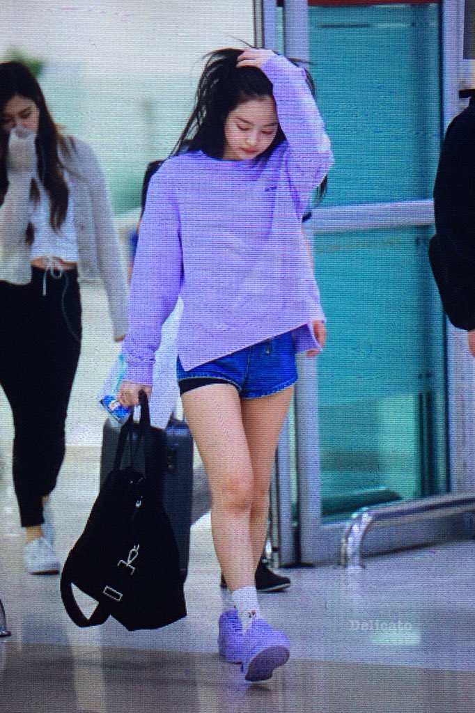 DbXVas8U0AABHnc.jpg:large