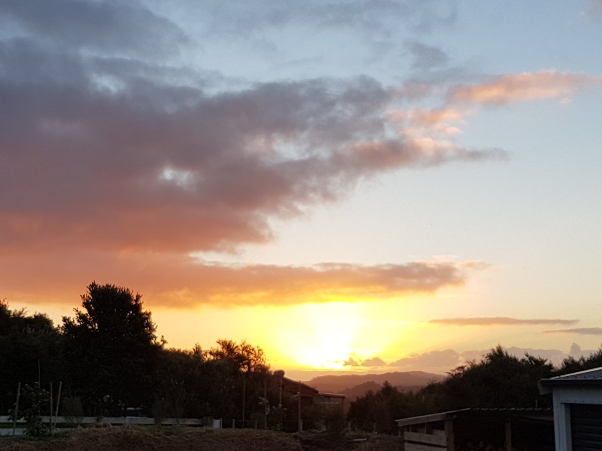 Goodnight Sun.  See you tomorrow. <a href="/WeatherWatchNZ/">WeatherWatch.co.nz</a>