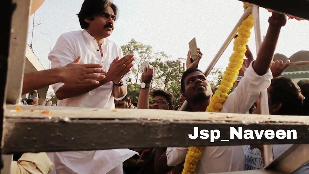 Naveen_Charie's tweet photo. @PawanKalyan నవీన్ కూమార్ అను నేను 
ఎన్ని అవమానాలు అదురైనా. 
ఎన్ని ఇబందులు వచ్చినా 
నా ప్రాణం పోతుందని తెలిసినా 
నేను పవన్ కల్యాణ్ గారి వెంటే ఉంటానని 
దైవ సాక్షిగా ప్రామాణం చేస్తున్న ..........

#With_PK 
#Always_With_PK https://t.co/yyd8sx74vj