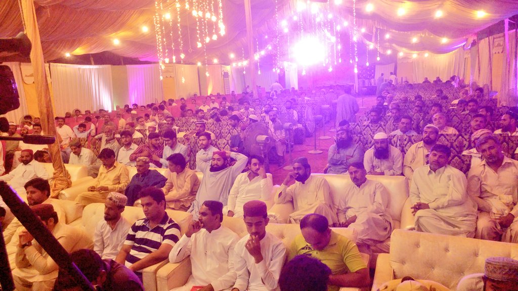 DaharShakoor's tweet photo. سندھ جس نی دنیا کو جینے کا سلیقہ سخایا اس سندھ کی  60 لاک معصوم بچی امیری شھر سی اپیل کرتی ھین کی خدارا اب ھم پر رھم کرین  سندھ کا وجود ختری میں ھی،اب اور کوئی ڈیمانڈ نھین بس ھمین اب تعلیم دو
#AbAchiTaleemDoGeToVoteLoGe
#PPP
@BBhuttoZardari https://t.co/QGetN6Y7Pf