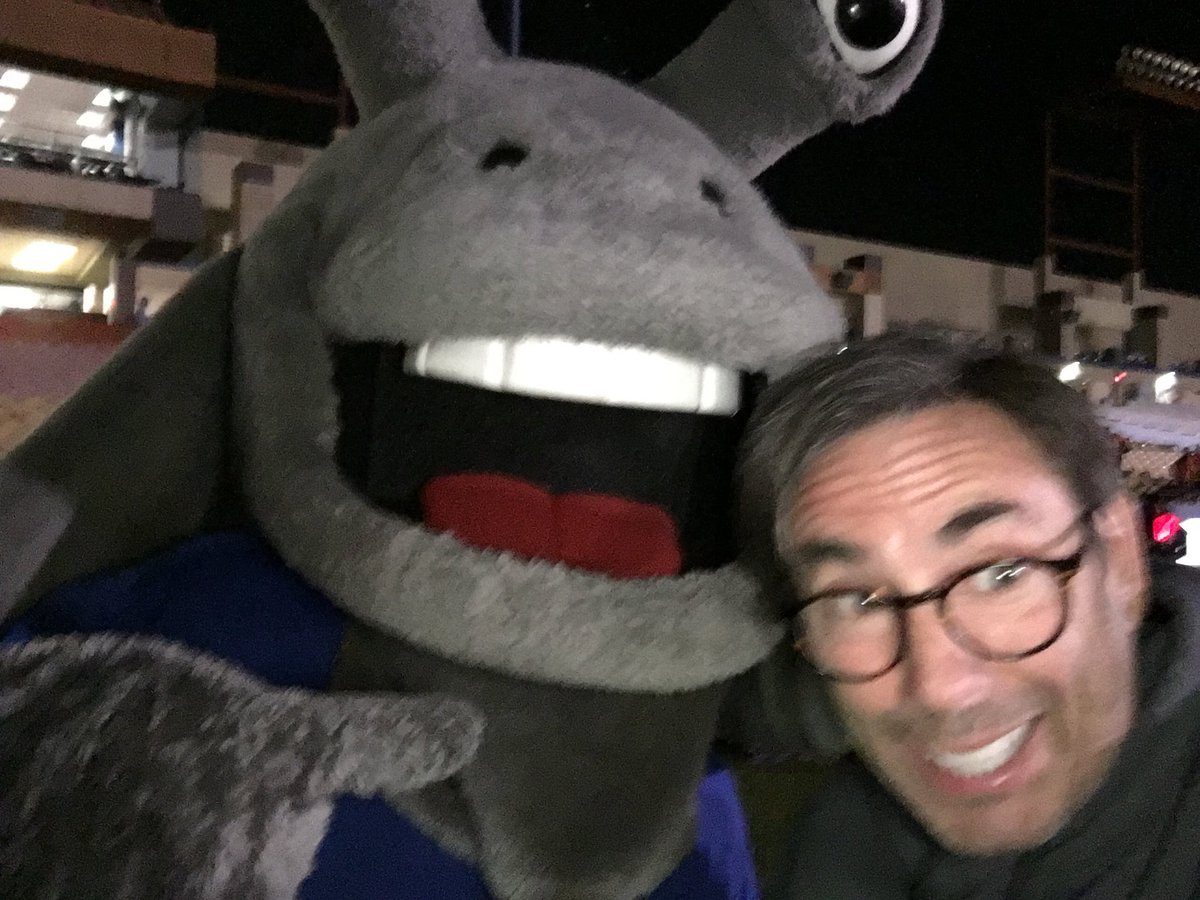 DamnedJuggler's tweet photo. Hanging with Cosmo at the baseball game. The chihuahuas kicked our butts but we’re still smiling. https://t.co/1KFHZUhSi7