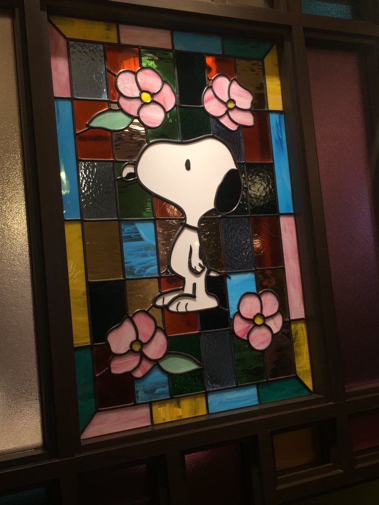 北海道は ぐうたび にお任せ 小樽にできたスヌーピー茶屋に さっそく行ってみたよ 店内にはステンドグラス がたくさん 小樽らしさ満載です ハンバーグオムライスはスヌーピーの顔になっていて食べるのがもったいない 食べたけど Snoopy 北海道は ぐうたび にお任せ 小樽にできたスヌーピー茶屋に さっそく行ってみたよ 店内にはステンドグラス がたくさん 小樽らしさ満載です ハンバーグオムライスはスヌーピーの顔になっていて食べるのがもったいない 食べたけど Snoopy
