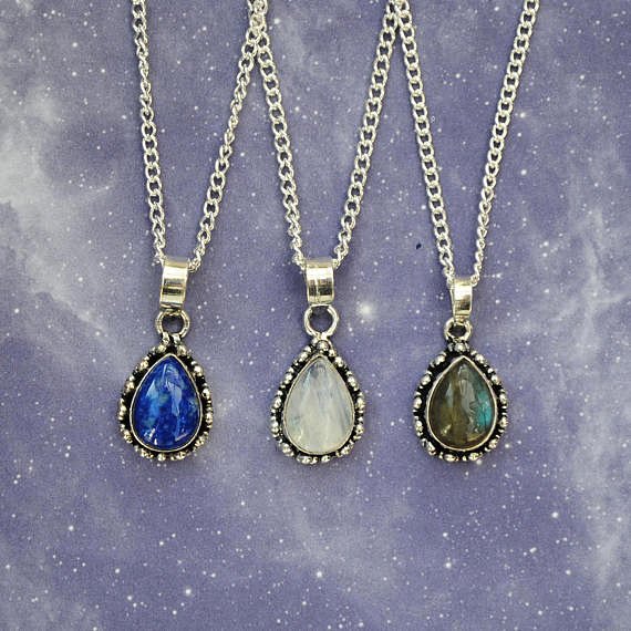 losttothePoppy's tweet photo. Our gorgeous 925 silver plated gemstone teardrop necklaces have been restocked! They are currently available in Lapis Lazuli, Rainbow Moonstone &amp; Labradorite ✨ https://t.co/nHY41JytAu ✨ https://t.co/6OPjppBTHA