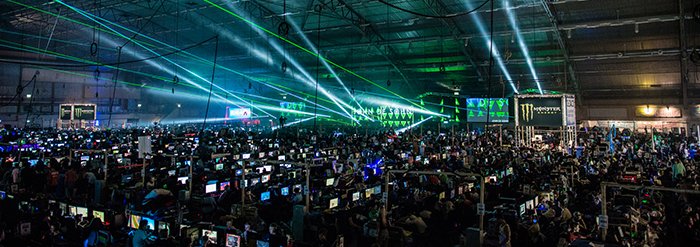 MishManners's tweet photo. #Hackathons on right now: #DreamHack vs. #CrossBorderHackathon 🧐🤔 these aren't the same thing... #Gaming Vs. #ProblemSolving. #hackathon #DHmasters #DHopen #gamer #esports #esport #startups #startup #business #CSGO #FinTech #relationships #crossborder https://t.co/E2FvxfFh4t
