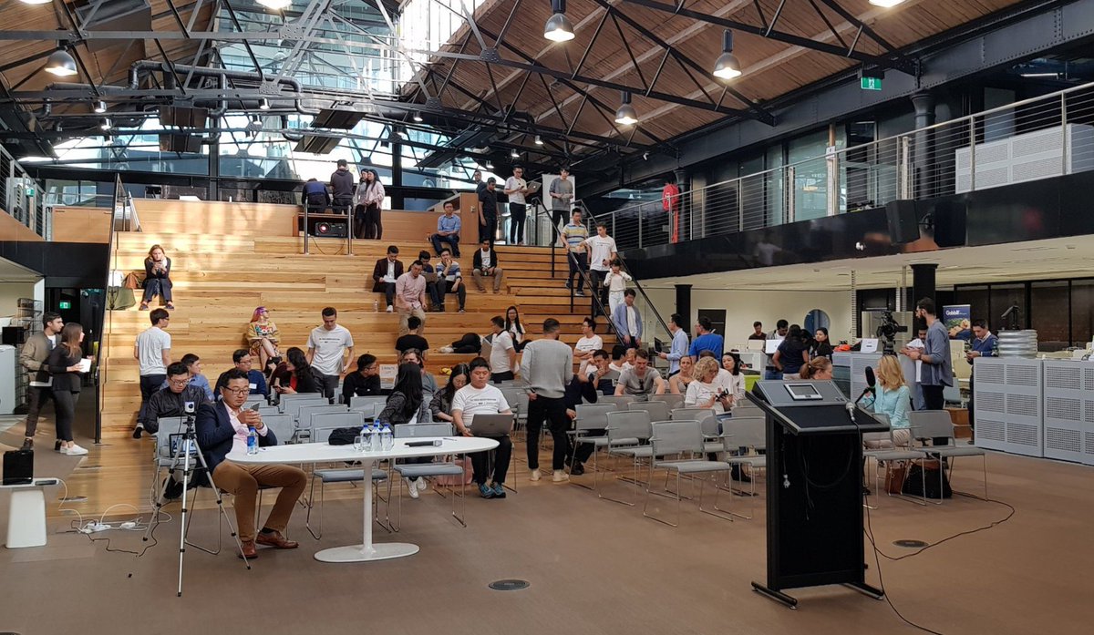 MishManners's tweet photo. #Hackathons on right now: #DreamHack vs. #CrossBorderHackathon 🧐🤔 these aren't the same thing... #Gaming Vs. #ProblemSolving. #hackathon #DHmasters #DHopen #gamer #esports #esport #startups #startup #business #CSGO #FinTech #relationships #crossborder https://t.co/E2FvxfFh4t