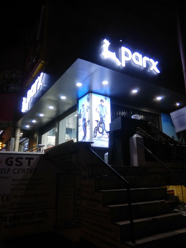 parxindia's tweet photo. Hello, Lucknow! We are here! Come visit our new #Parx store at Swaroop Arcade, Aliganj; and check out our exclusive #ParxSS18 collection. https://t.co/IzSpliWhum