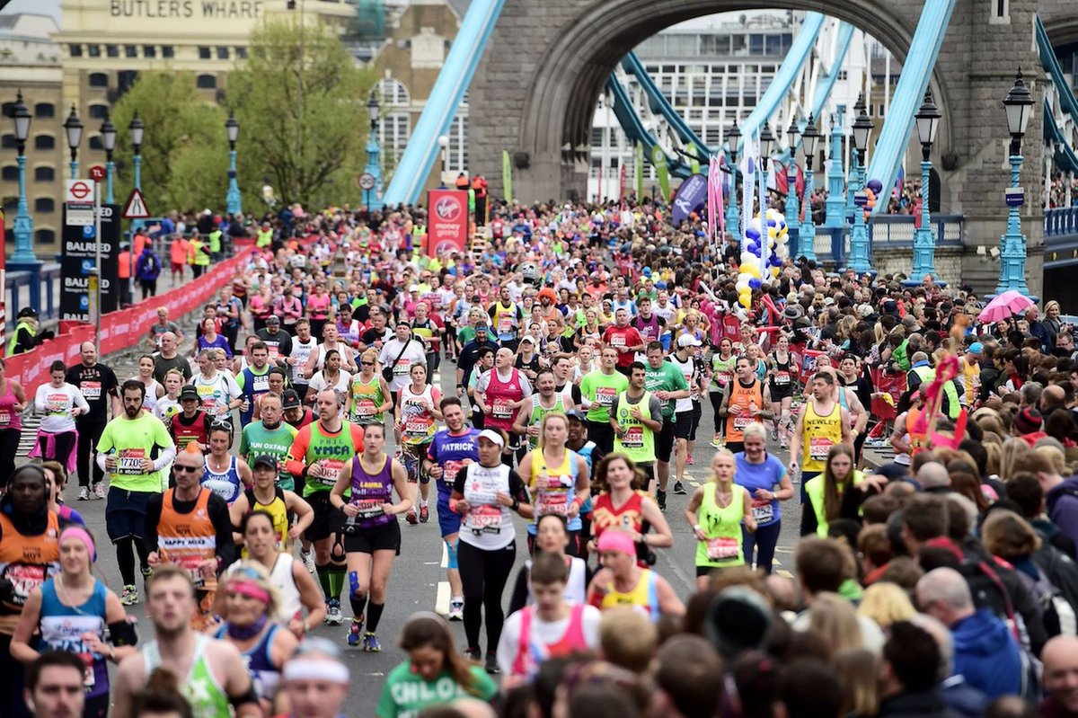 BladderCancerUK's tweet photo. Beautiful start to the morning for the #LondonMarathon2018 and best of luck to all the #FBCRunners. We love you all! 💕💕 #BladderCancer https://t.co/hNOp4VSEnN