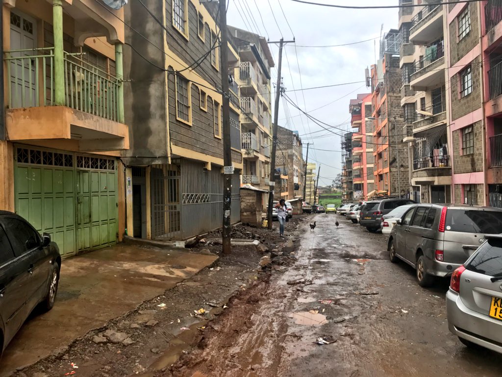 bonifacemwangi's tweet photo. This is Gumba Estate, a middle class estate. Most of us, Nairobi residents live in slums that we call “estates”. Unplanned housing, no footpaths, no playgrounds, zero social amenities, no garbage collection, but we are fine with it because we don’t know better. Ignorance is bliss https://t.co/VAx40wePFj