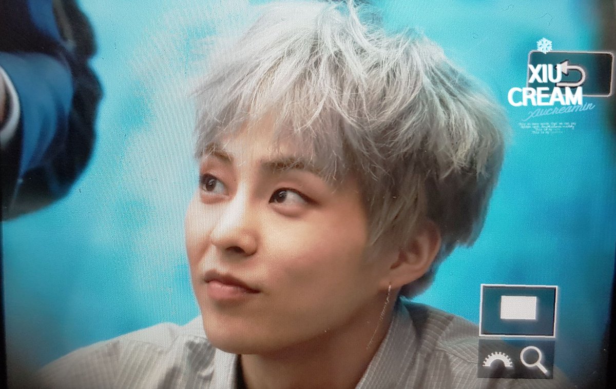 180422 고양 첸백시 팬싸인회 

 손이 바들바들 떨려ㅠㅠ 

#시우민 #김민석 #XIUMIN