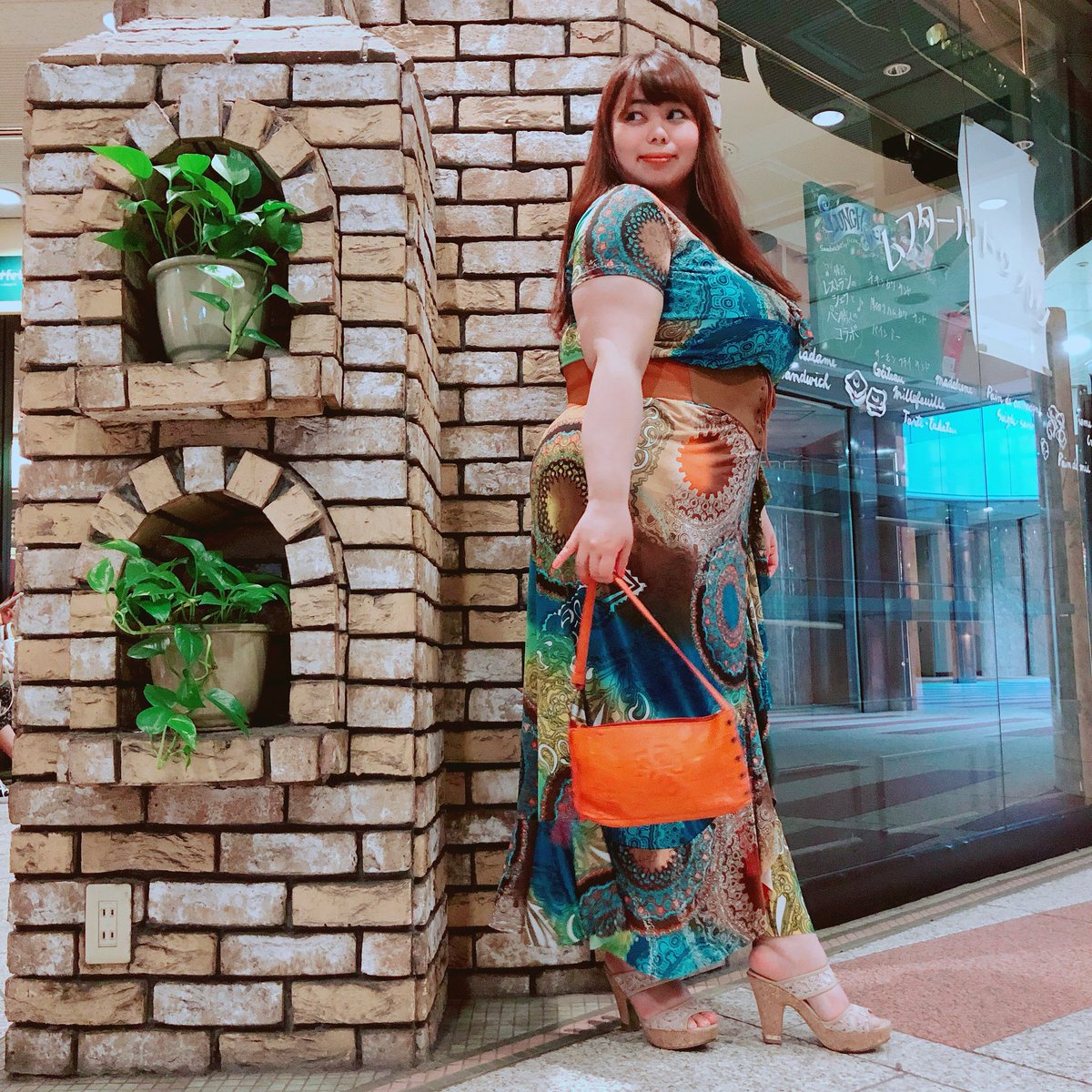 Twitter पर 桃果愛 Plussizemodel ゴールドジャパン さんのワンピース 丈がかなり長い ので高身長なぽっちゃりさんのサマードレスにオススメ おリボンつきなんだけど 今日は私はサッシュベルトで丈を調整してます グラぽちゃ Plussize