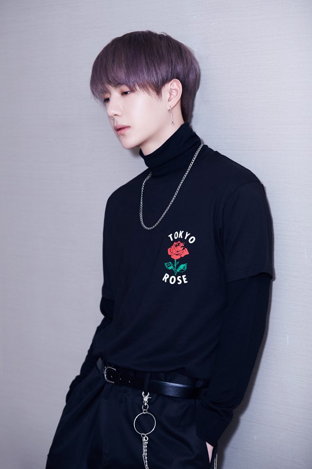 UNIQ_5's tweet photo. [PHOTO] 창조101 댄스 멘토로 출연하는 이보의 사진을 공개합니다!
#유니크 #UNIQ #이보 #YIBO #창조101 https://t.co/EEdoEVjYli