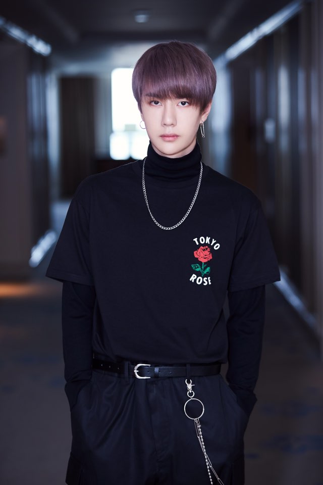 UNIQ_5's tweet photo. [PHOTO] 창조101 댄스 멘토로 출연하는 이보의 사진을 공개합니다!
#유니크 #UNIQ #이보 #YIBO #창조101 https://t.co/CmaJGXEinQ