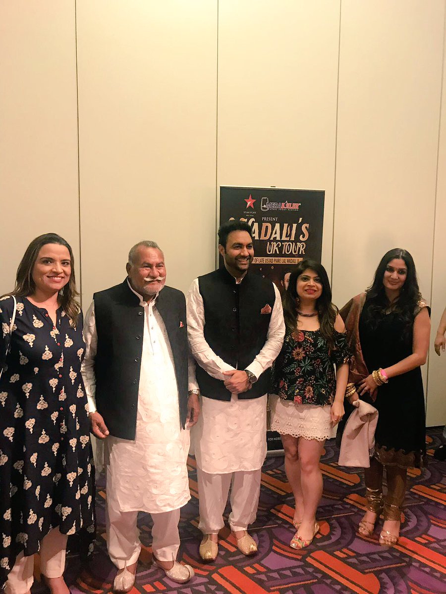 DilSe ❤️💙 presenters with @wadaliofficial @iamwadali #WadaliBrothers at the London concert 🎶 @RupiBal @ShinnySheena @TheRealKajal