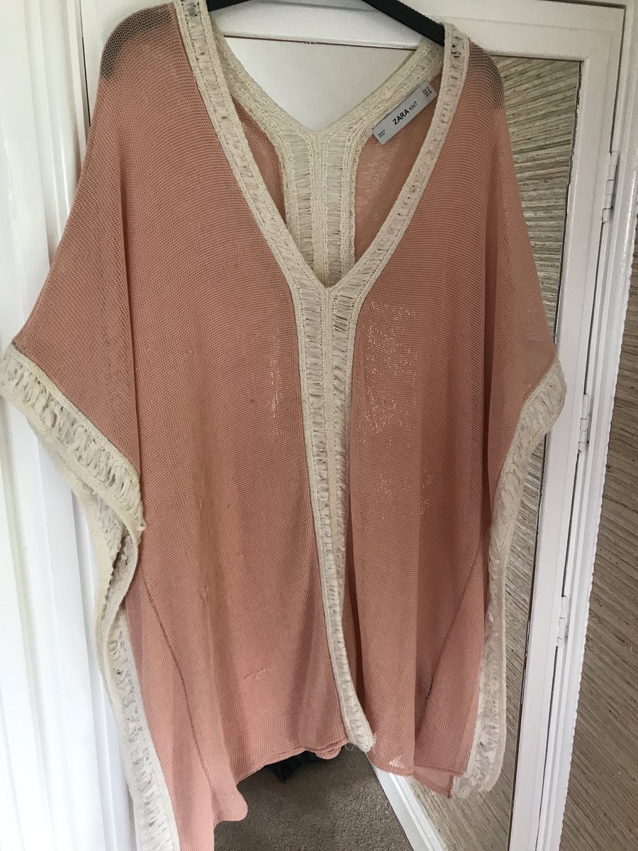 StanzaStyle's tweet photo. @ZARA not good when you buy a load of clothes and wear them once for this to happen! I’ve wasted my money, such bad quality good prices but only one wear, not good! https://t.co/rtWgEelBIb
