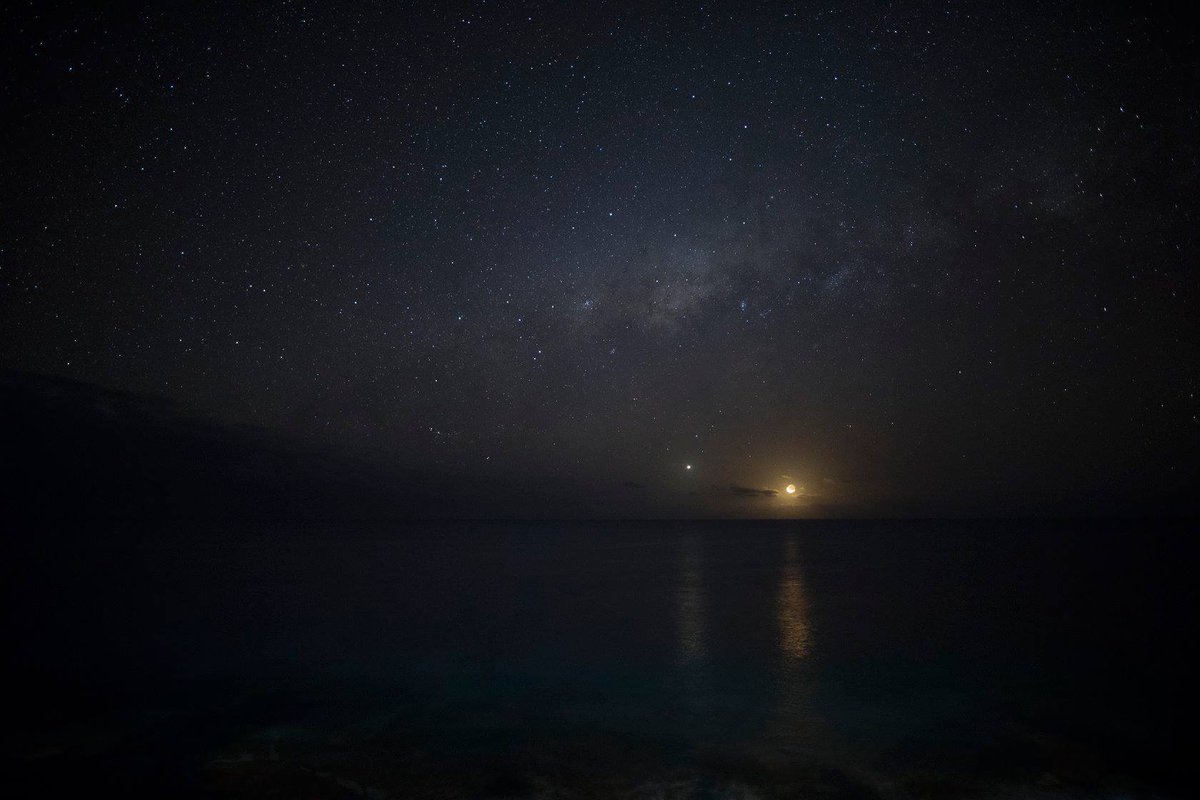 niueisland's tweet photo. The amazing night sky in Niue. 
#IDSW2018 #InternationalDarkSkyWeek #NiueIsland #Niue #NowhereLikeUs https://t.co/IWYlel2fHQ