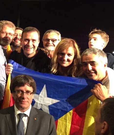 Llibe's tweet photo. @the_joker2015 @freed4Catalonia @SergiBox77gr @guardiacivil I a mí aquesta. 🎗
#LlibertatPresosPolitics #stop155 #LibertadDeExpresion #PuigdemontPresident 
#josocCDR #SempreGroc https://t.co/dybFKlifBL