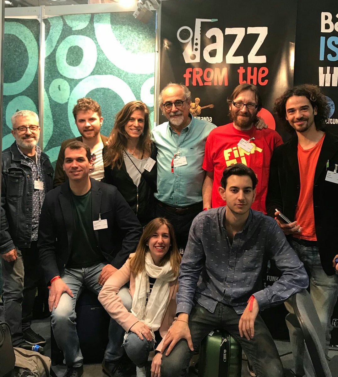 IEBalearics's tweet photo. Des del @goib @conselleriaCPE, l'IEB som per tercer any al @jazzahead, amb una representació de les Illes Balears de músics, agents i representants de festivals com el de Menorca o #JazzVoyeur. Amb col·laboració amb @IRLlull, hi hem fet feina conjunta i contactes des de l'estand. https://t.co/3sXWqrYi4N