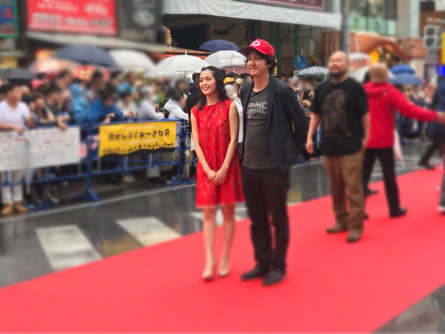 矢作 穂香 レッドカーペット 無事終了しました 沖縄国際映画祭ありがとうございました 沖縄国際映画祭 鯉のはなシアター T Co 6f2hcqb85x Twitter