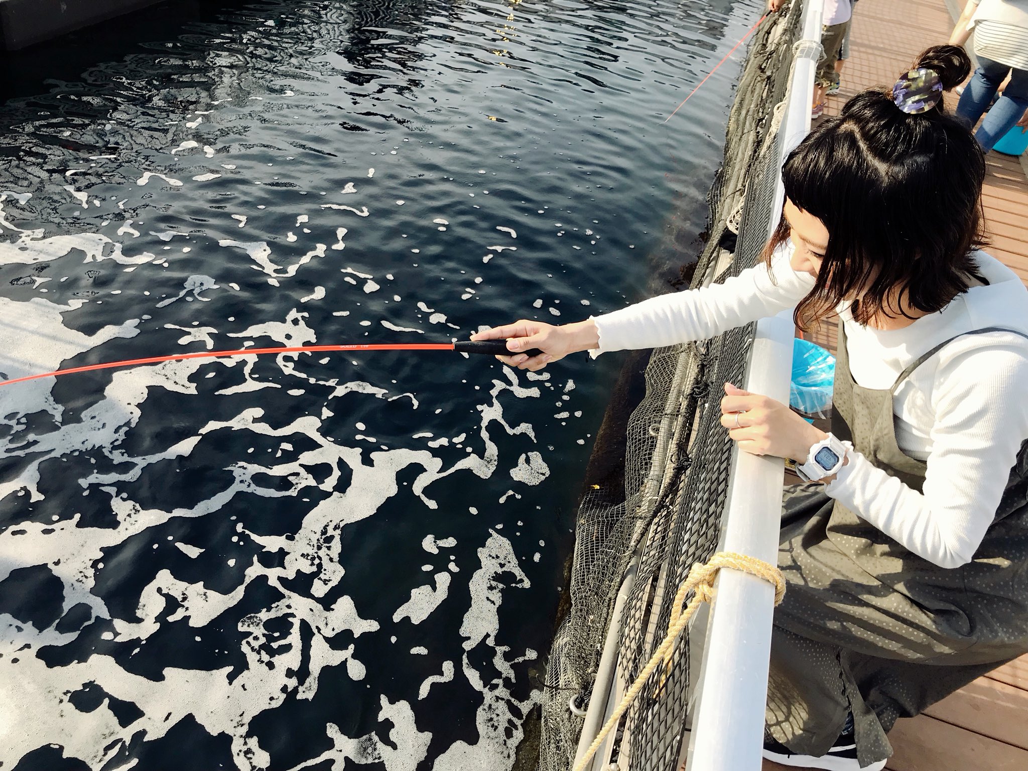 石川文菜 八景島シーパラダイスのうみファームでアジ釣り やっぱり楽しいわぁ W و و アジキター ｰ O W ﾐe E 釣り 八景島シーパラダイス T Co J38dtgzj0x Twitter