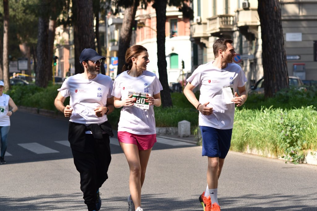 UniLUISS's tweet photo. Più di 300 partecipanti all #IULIARUN competitiva e non competitiva @SportLUISS #NatalediRoma https://t.co/WxW6QjWyuN