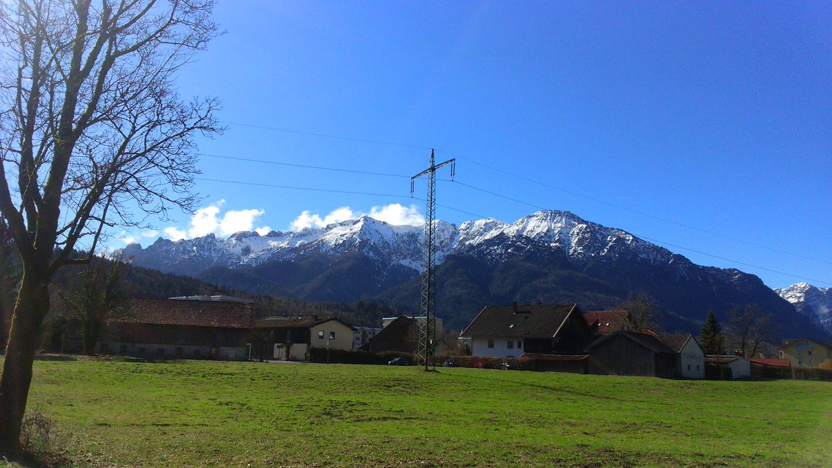 Mejorando la #eficienciaenergética de nuestros hogares con la #rehabilitaciónenergética contribuimos a luchar contra el #cambioClimático y a cuidar nuestro planeta #FelizDíadelaTierra