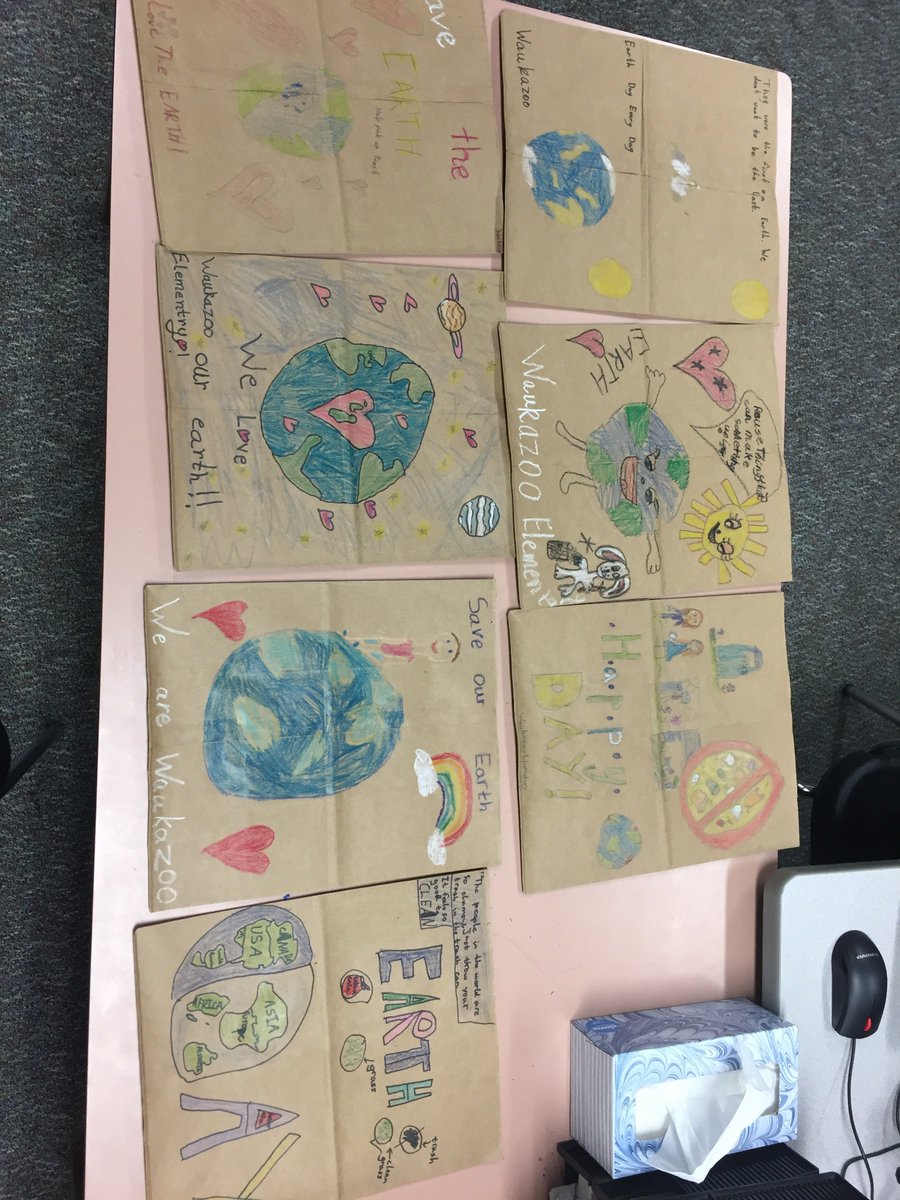 MrsObrienp's tweet photo. Proud of my Lakeshore, Sheldon Woods and Waukazoo students who participated in the Groceries Earth Day Project!  Together, they decorated 400 bags which will be used for groceries today to remind our community to Make Every Day Earth Day!  #everystudenteveryday #EarthDay https://t.co/GsJSebdxdQ