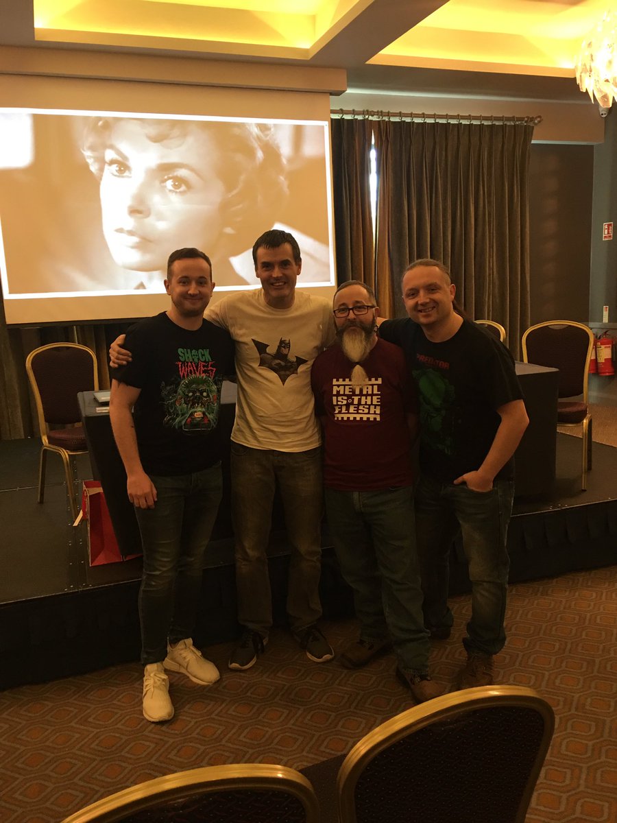 class_horror's tweet photo. Horror panel last night at Cosmic Rebels Con! #horrorfilm #HorrorMovies https://t.co/xjquJNgaKc