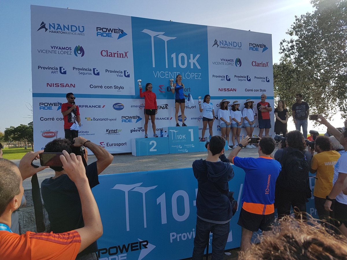 FactorRunning's tweet photo. #Premiacion #10kVicenteLopez 
1era Chiara Mainetti
2da Mariela Ortiz 
3era Laura Garcete https://t.co/hRtYsZV4Xa