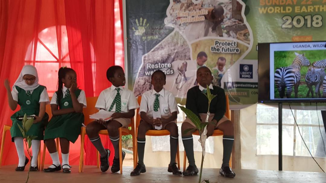 nemaug's tweet photo. Aga Khan making a presentation at the international climate change conference @LilGreenHandsUg @min_waterUg @NFAUG @UncleBobUganda #GoGreenUG #earthdayug #EarthDay2018 https://t.co/qEyr3hfKxZ