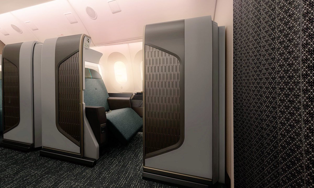 GomilaL's tweet photo. This year the stand @omanair at the exhibition @ATMDubai features a model of the First Class mini suite found on board Oman Airโs 787-9 aircraft via @usama_omanair @omannaa2014 #Travel @omanair #new #FirstClassSuite #b737max9 #LuxuryTravel #luxurylifestyle @OmanTourism https://t.co/SjjW5Up8DD