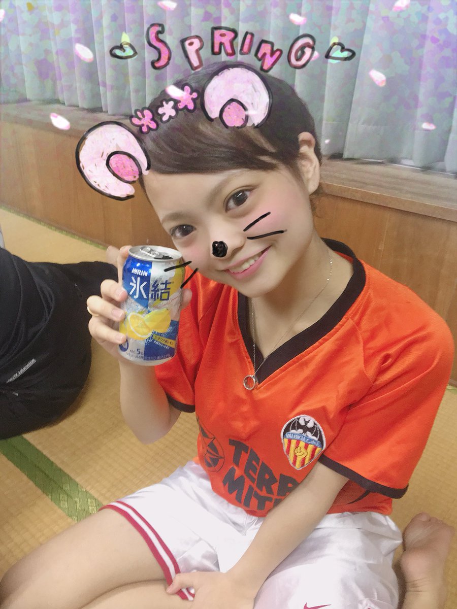 ooshirose's tweet photo. 今日は、新高校1年生との
交流スポーツ大会でした🙋‍♀️💭💓
バレー、バスケ、そして今は
公民館で夕飯でーす(笑)
明日年配組はみんな筋肉痛だね😂
次は5月11日のはちゆくし！！
そろ���ろ本格的に始まります🌟
50周年全員で大成功はせましょーう!!!! https://t.co/xUwNbUzO86