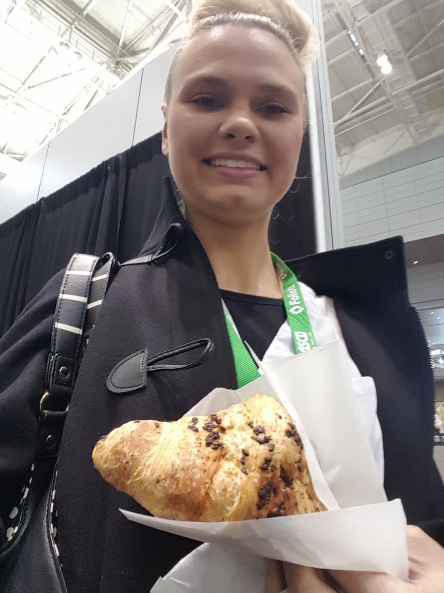RellaTink's tweet photo. Breakfast in Boston-- a #chocolatescone #chocolate #scone #choloatecrossaint #crossaint #yum #yummy #breakfast #breakfastsandwich #breakfastfood #breakfastisserved #breakfastistheway #breakfastisthebest #breakfastisready #breakfastisimportant #breakfastismyfavorite https://t.co/rZ2YYClILD