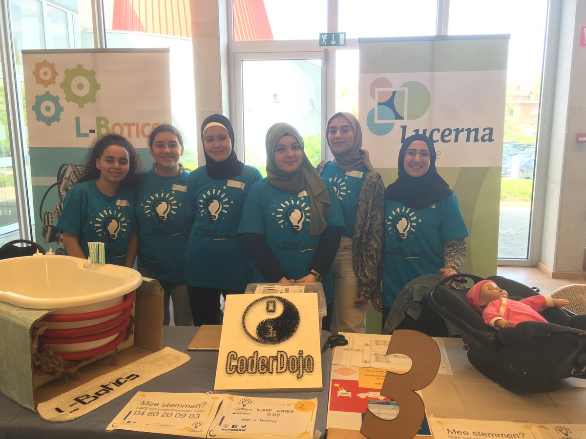 CoderDojoBe's tweet photo. De powerladies van #Houthalen-Helchteren zijn aanwezig! Indrukwekkende projecten #lbotics #lucerna #cpbe2018 https://t.co/DoXKqqGd5g