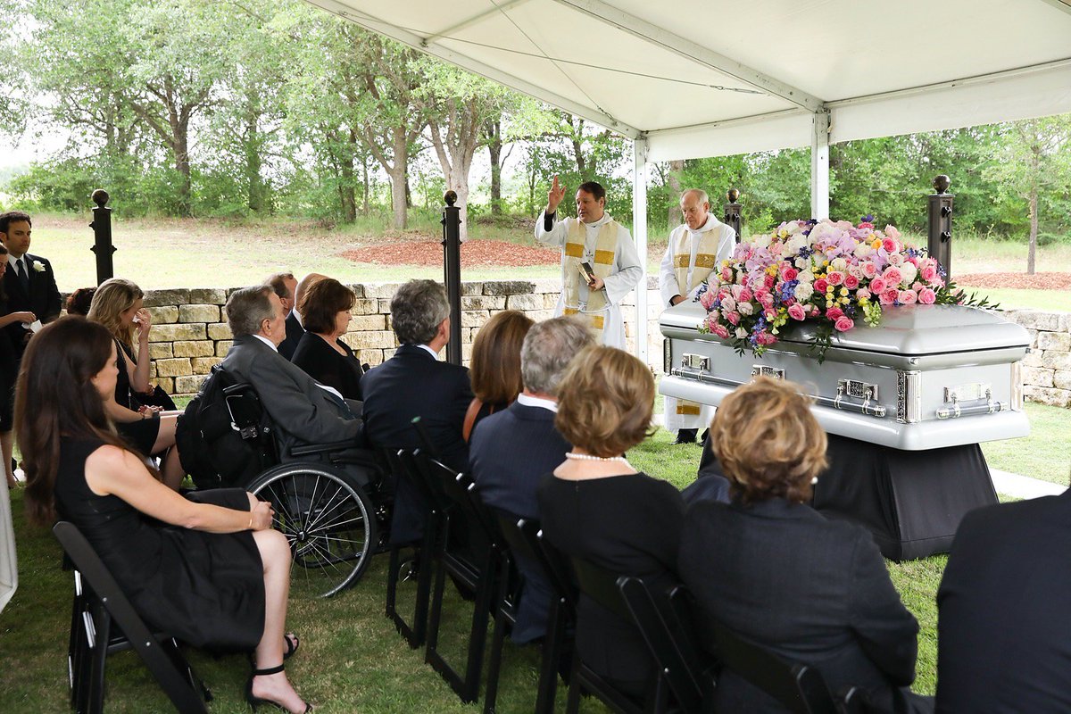 jgm41's tweet photo. 2 of 2: Final photos from the funeral of former First Lady Barbara P. Bush. (Credit: @PaulMorsePhoto - Office of George H. W. Bush) https://t.co/fxCVA6js1K
