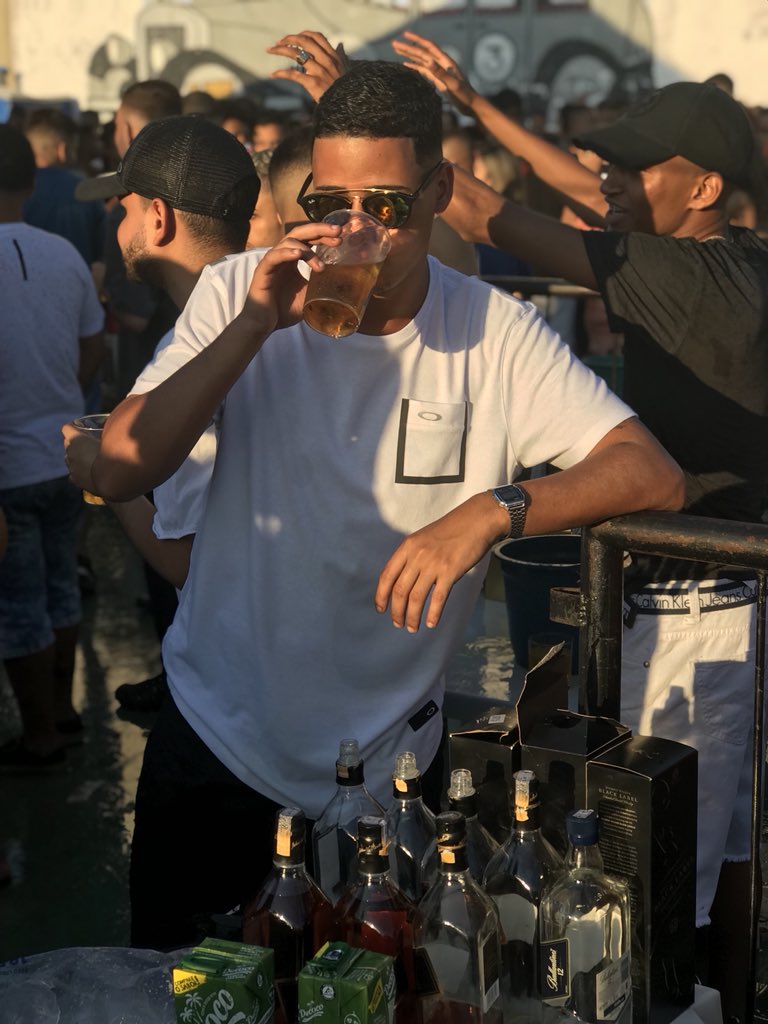 Felippemello3's tweet photo. Naquele pique, na dúvida 🤷🏻‍♂️🚀🍀 https://t.co/CG9sVhU9Ck