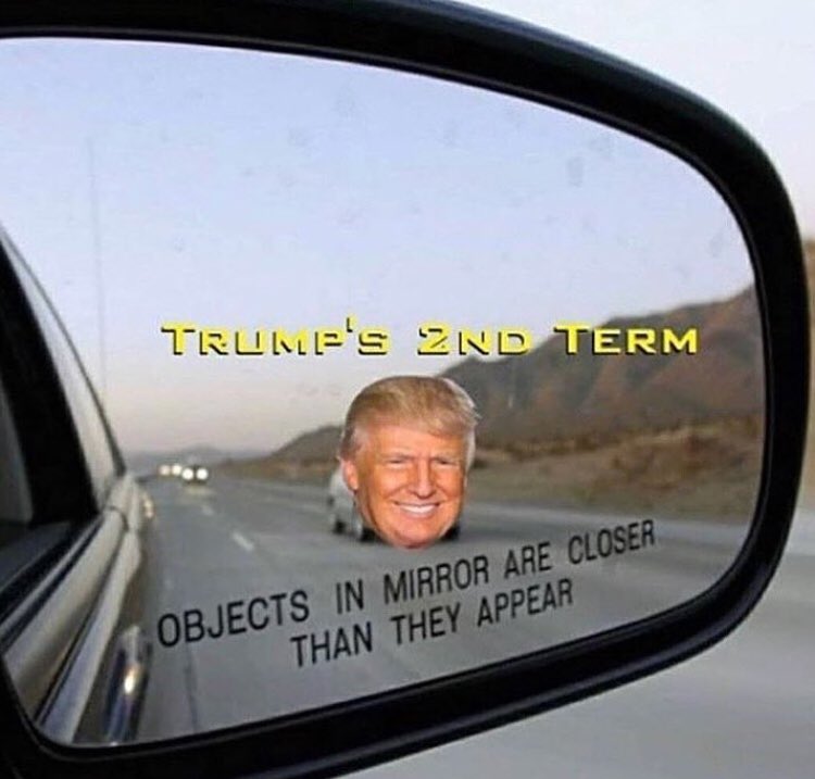 Надпись на боковом зеркале авто objects in mirror. Closer than they appear. Вещи в зеркале ближе чем. Closer than they appear. Objects in mirror are closer than they appear перевод.