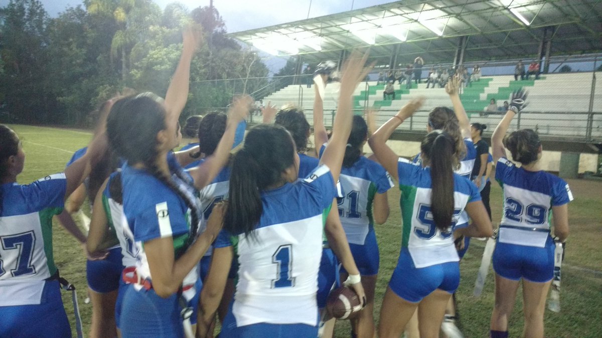 salgadoperez1's tweet photo. @HalconesUVfba femenil cayó 32-0 ante Bulldogs Dorados en categoría Intermedia de #AFFEMEX y derrotó 48-6 a Panteras de Azcapotzalco en mayor, duelos disputados en #CAD Xalapa @tackleo @receptorcommx @RaulMartinezCh @Ariel_Ortiz_ https://t.co/hViRKCYPY9