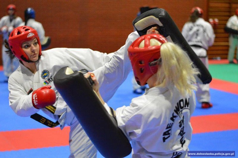 DPolicja's tweet photo. #Legnicka #policja ntka na podium XXXIII #Mistrzostw Europy Seniorów w #Taekwondo w #Mariborze na #Słowenii.
https://t.co/E20HwyFAVq https://t.co/kcPxVOuduT