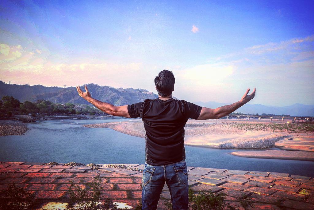 kapilarya21's tweet photo. The entire universe is inside you..all you need to do is feel it! https://t.co/zFS7WFUfAs