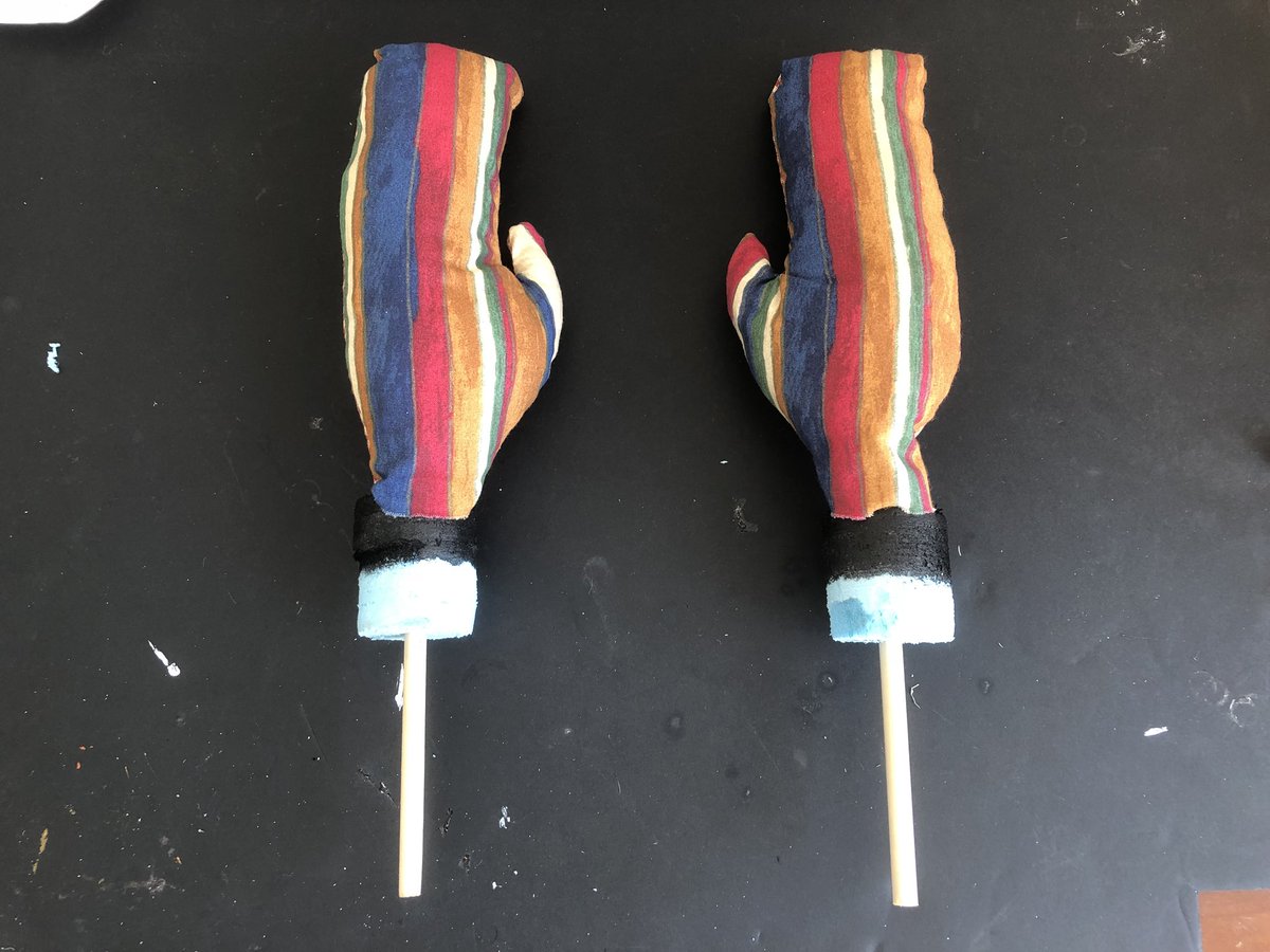 GProIllustrator's tweet image. Experiments with detachable rod puppet hands and head. 😊