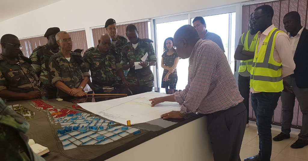 Uma delegação da Marinha de Guerra de #Angola, liderada pelo Almirante Franscisco Manuel, visitou recentemente o #Porto de #Caio, para constatarem o desenvolvimento e o progresso do projecto.