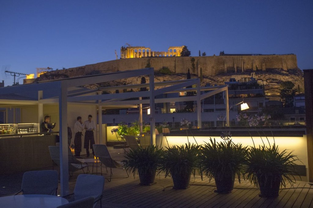 SpectacularStay's tweet photo. Midnight Candle-light Dinner with an Authentic View #4star_Hotel #Historic - https://t.co/J8T6L3qpvh https://t.co/6imWOaAeSO