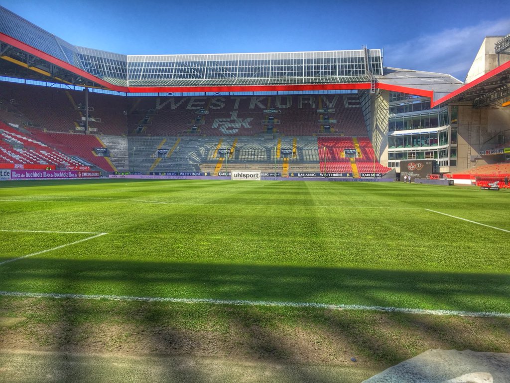 Rote_Teufel's tweet photo. 😍☀️⚽️ Feinstes Fußballwetter! #allenuff #betze #merpaggens #fcksgd https://t.co/jK6HWEB6Mc