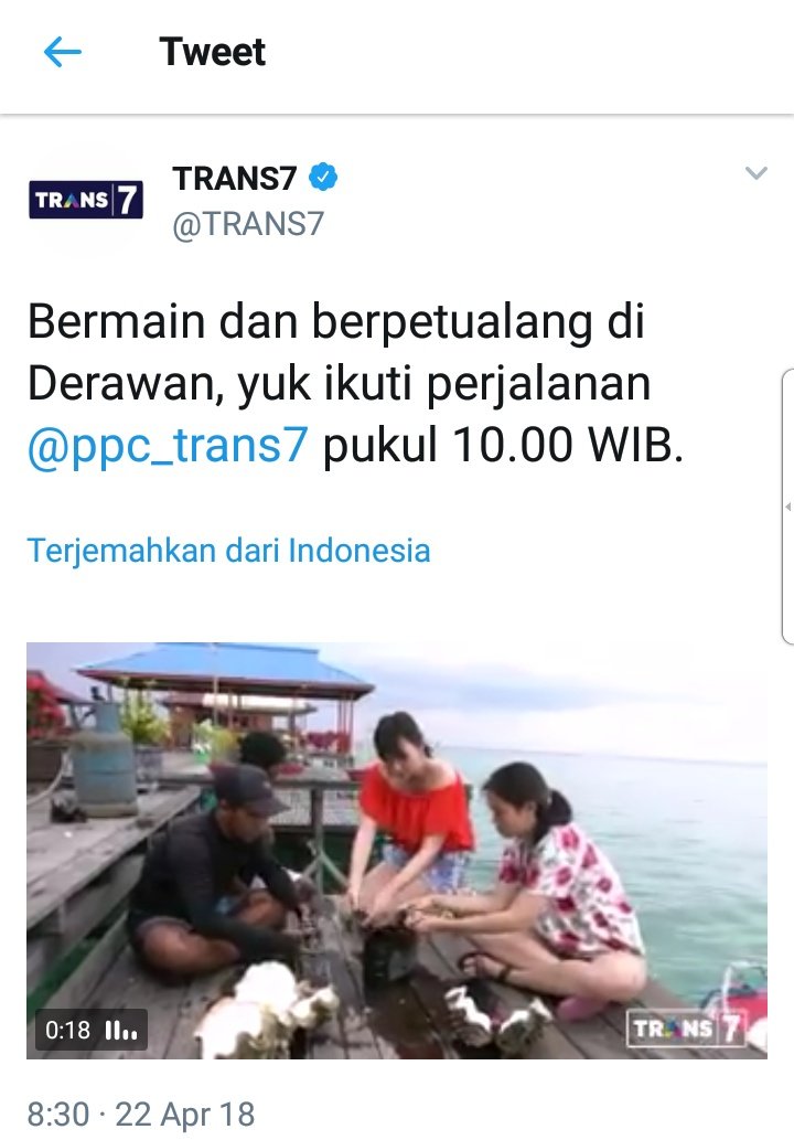 SimonBoykSinaga's tweet photo. Kenapa cewek2 cantik ini begitu tega membunuh dan menampilkan ke publik biota laut Kima yg dilindungi ini. padahal baru hari Kartini. @susipudjiastuti @TRANS7 @JejakPetualang7 @KIPusat @kompascom @marinebuddies @detikcom @DivHumas_Polri @Gakkum_KLHK @DFW_Indonesia @nrg07 https://t.co/kxHzufaQsT