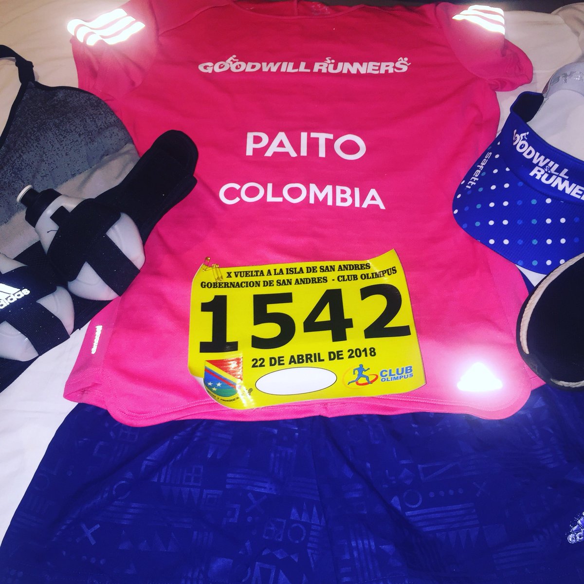 Paitomg's tweet photo. Así comenzamos esto #outfitrunner @GoodwillRunners #run #running #soygwr #soygwrcali @GobernacionSai #vueltaalaisla https://t.co/VuB0PIuwdq